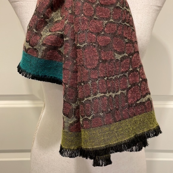 Marc Rozier Paris Print Scarf with Fringe Edges - Picture 9 of 12